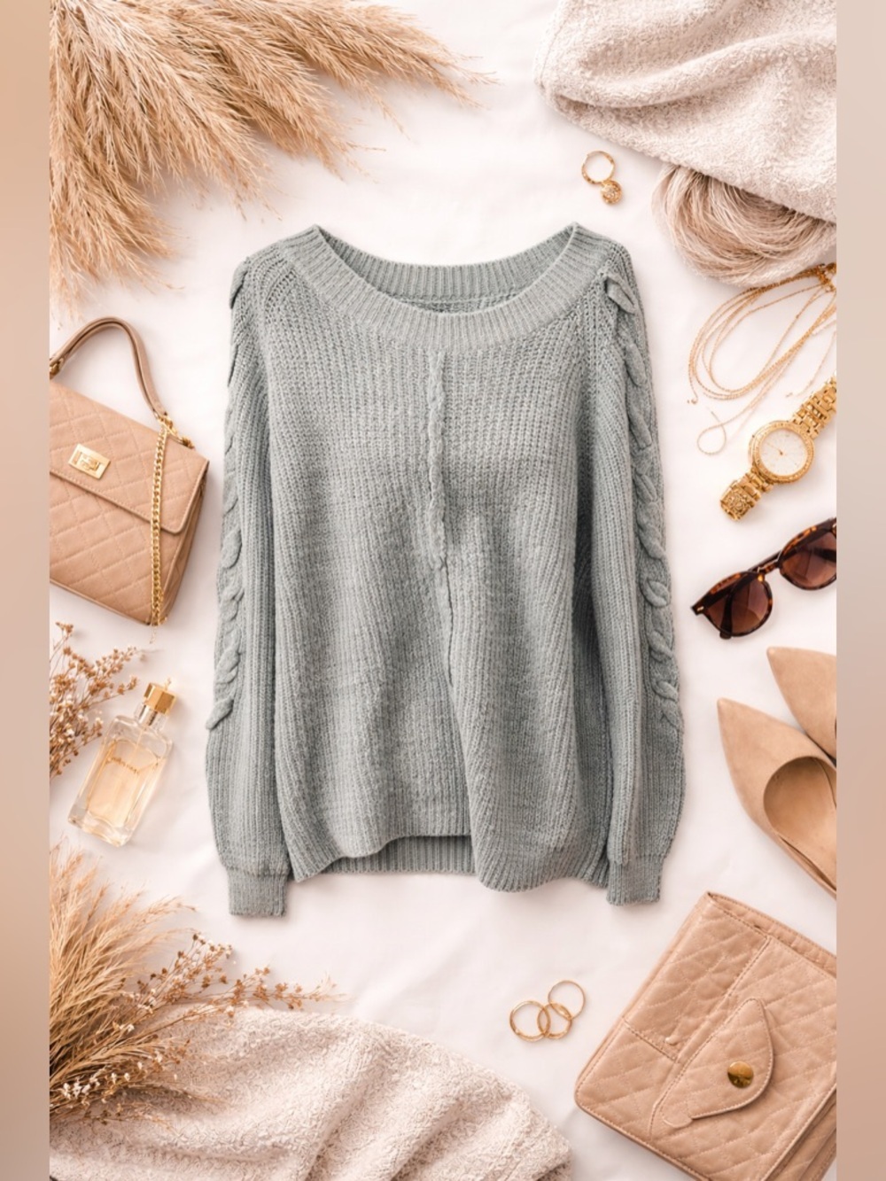 Day trip Soft gray oversized knit sweater by a Buckle brand in size Small.